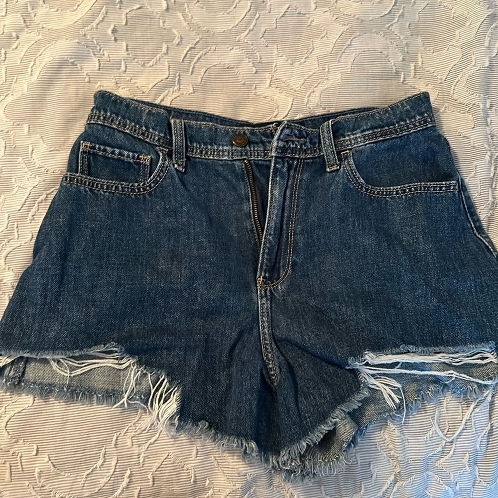 Hollister dark denim 3” shorts. Size 29.